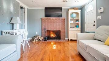 Smart TV, fireplace, video games, video library