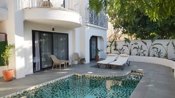 Private pool