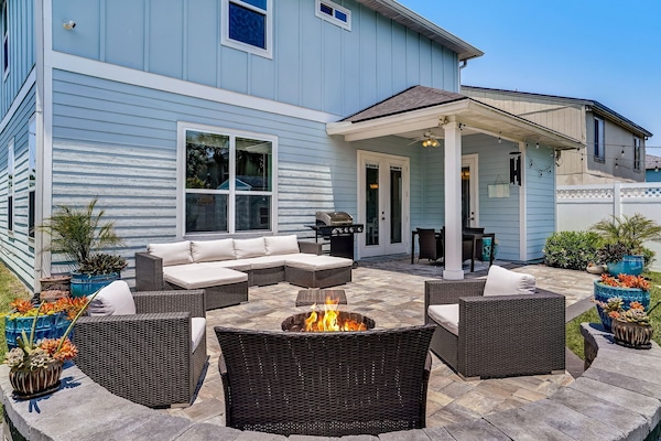 Back yard patio and fire pit