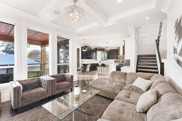 智能电视、壁炉