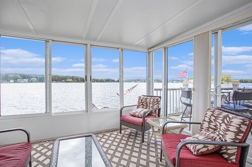 4 bedroom lakefront house on Pine Lake! Sunrise and Sunset views!