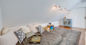 6 habitaciones, escritorio, wifi gratis y ropa de cama