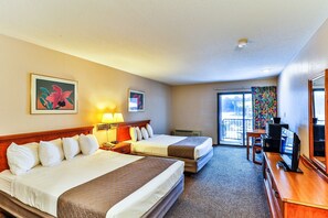 1 bedroom, desk, iron/ironing board, free WiFi - Comfortable Hotel Room @ Polynesian Hotel (Wisconsin Dells)