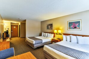 1 bedroom, desk, iron/ironing board, free WiFi - Comfortable Hotel Room @ Polynesian Hotel (Wisconsin Dells)