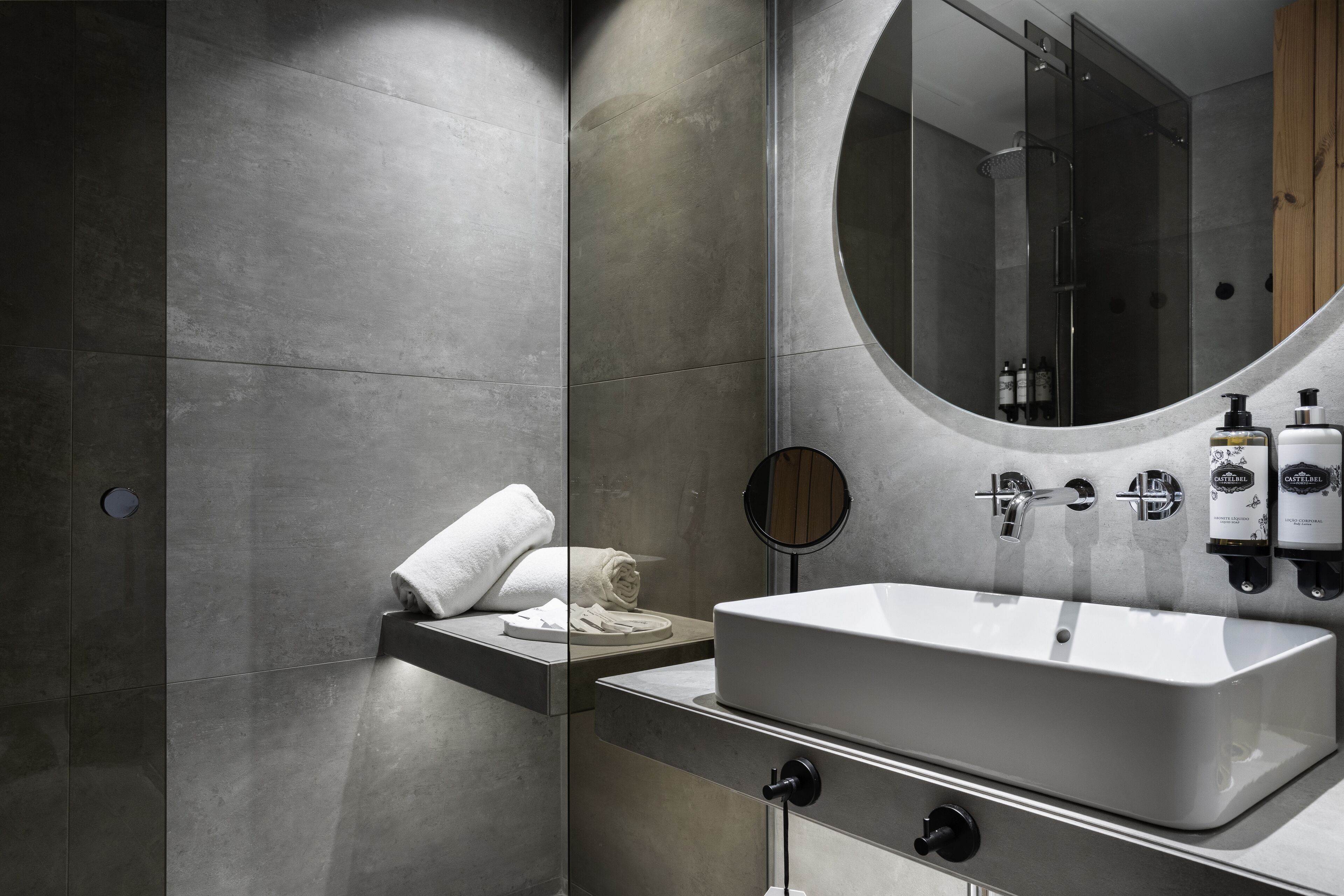 double room (custom) | bathroom | shower, hair dryer, towels, soap