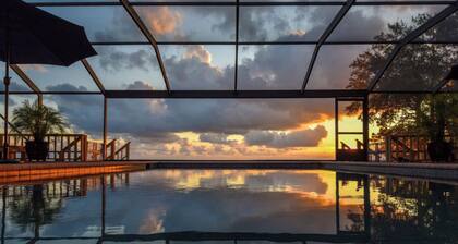 Eastpoint on the Bay - private Beach, pool, sunsets