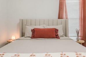 3 chambres, fer et planche à repasser, Wi-Fi, draps fournis