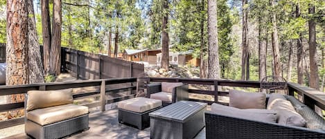Off site Creekside Cottage 2 story Sleeps 7 | Terrace/patio