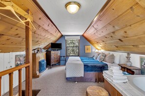 Blackout curtains, iron/ironing board, free WiFi, bed sheets - Idyllwild Inn (Idyllwild)