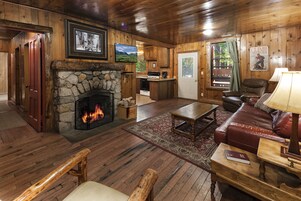 Cortinas blackout, tabla de planchar con plancha y wifi gratis 