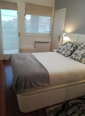 2 chambres, bureau, lit parapluie, Wi-Fi gratuit