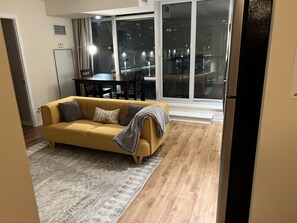 Smart TV, Netflix, books, smart speakers