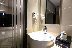 Bathroom - Oriental Holiday Hotel (Beihai)