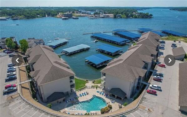 Exterior - Updated Lands End Upscale Condo - Sleeps 9 (Osage Beach)