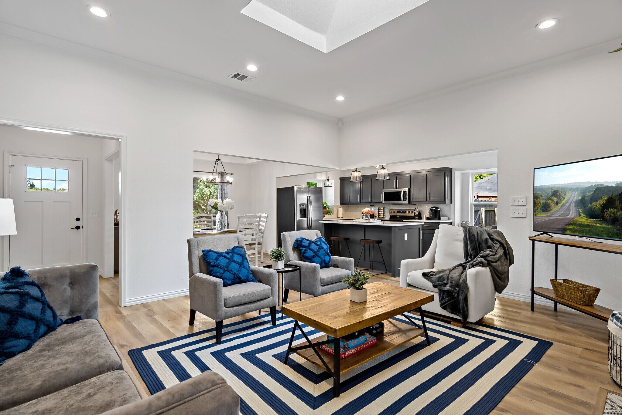 Smart TV, fireplace, ping pong, printers