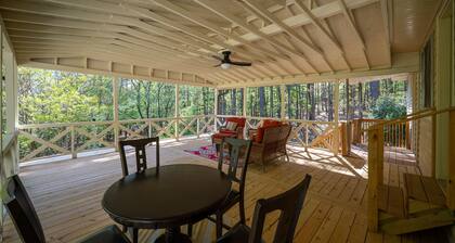 Lakeside Livin'-near Marina, Game Room, Wi-Fi, King Bed, Fire Pit, Huge Balcony