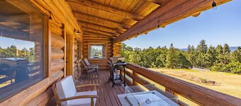 Rowland Log Cabin - Rustic Getaway in Eastern End of The Columbia River Gorge!