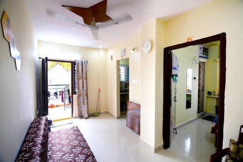 SN301-Fully Furnished 1BHK AC,TV,300mbps@Suchitra