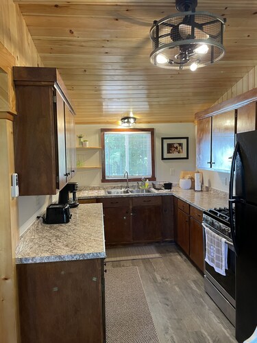 Recently Renovated 3 BR (Jewel) in the Heart of Finger Lakes