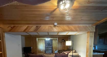 Recently Renovated 3 BR (Jewel) in the Heart of Finger Lakes