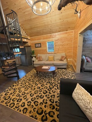 Smart TV - Renovated Cabin, with custom craftwork, in Picturesque Finger Lakes Wine Country (Branchport)
