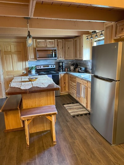 Renovated Cabin, with custom craftwork, in Picturesque Finger Lakes Wine Country