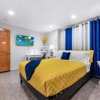 Family Room | Individually decorated, individually furnished, desk, laptop workspace