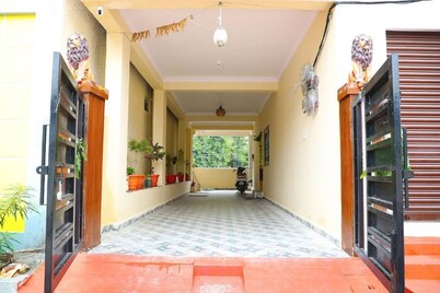 SN201-Fully Furnished 1BHK AC,TV,300mbps@Suchitra