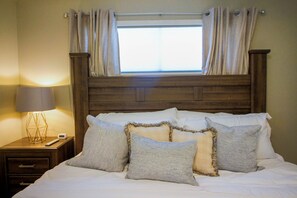 4 bedrooms, free WiFi, bed sheets