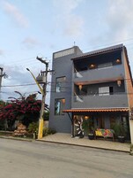 Fachada de la propiedad