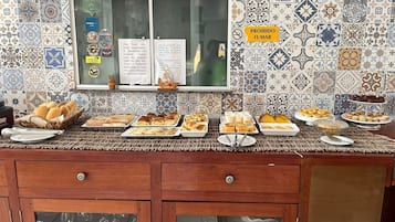 Colazione a base di specialità locali inclusa, servita tutte le mattine