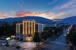 Unclassified image, 3 of 20, button - TianQuan Tianyi Jiacheng Hotel (Tianquan)
