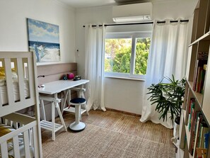 2 soverom, strykejern/-brett, wi-fi (inkludert) og sengetøy