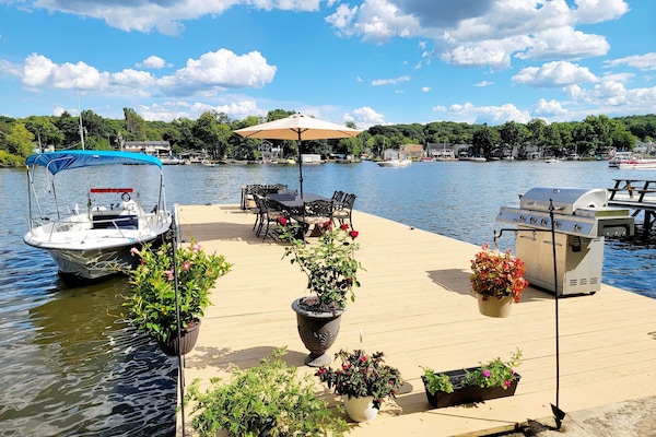 Enjoy Lake Hopatcong at Bridgeside Lake Retreat!