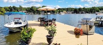 4 Bedroom Lake Hopatcong Lakehouse with Kayaks and Paddleboat