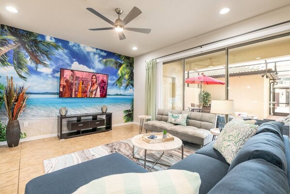 Smart TV - Pool Movies, Awesome New Game Room, Gaming Loft & FREE Pool Heat & BBQ (Kissimmee)