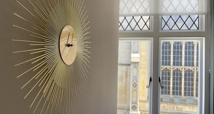 Two Bedroom apartment with stunning Cathedral Views