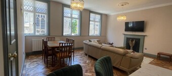 Two Bedroom apartment with stunning Cathedral Views