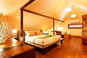 13 chambres, bureau, fer et planche à repasser, lit parapluie