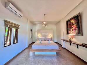 13 habitaciones, escritorio y tabla de planchar con plancha 