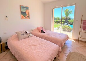 4 bedrooms, iron/ironing board, travel cot, WiFi