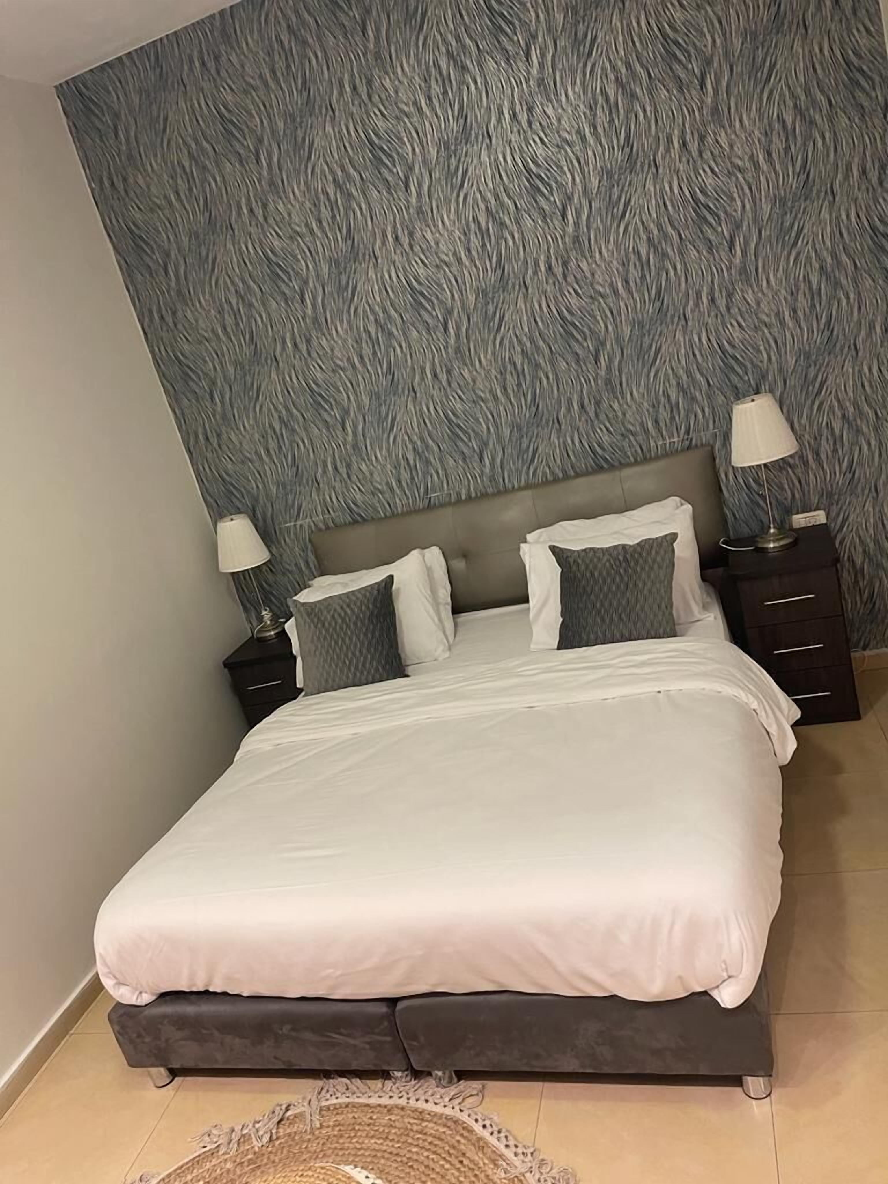 executive suite | hypo-allergenic bedding, minibar, in-room safe, blackout curtains