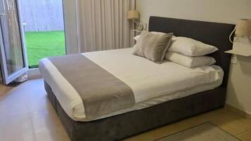 Ducha, secador de pelo, toallas