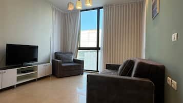 Family Suite | 1 bedroom, hypo-allergenic bedding, minibar, in-room safe