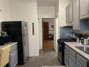 Fridge, microwave, oven, stovetop - Charmingly vintage 2BR near downtown - Unit 2 (Saint Paul)