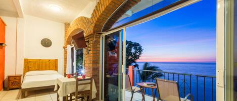 1 chambre, minibar, décoration personnalisée, ameublement personnalisé