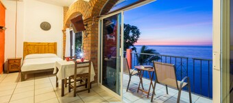 Traditional Sierra Leon Oceanfront Rooms