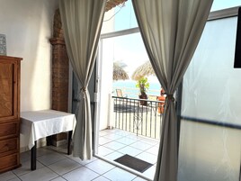 1 habitación, minibar, decoración personalizada y muebles diferentes 