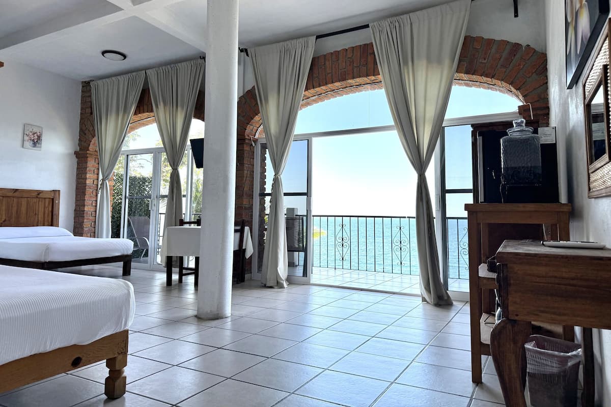 Traditional Room, 2 Katil Kelamin (Double), Non Smoking, Sea View | 1 bilik tidur, bar mini, dihias secara berasingan