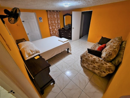 2 habitaciones, colchones Tempur-Pedic y decoración personalizada